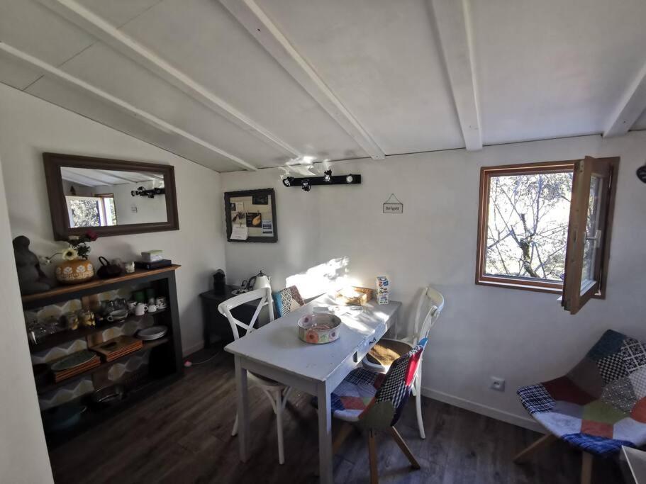 Entre Ventoux Et Luberon, Appartement Dans Maison. Malemort-du-Comtat Exterior foto