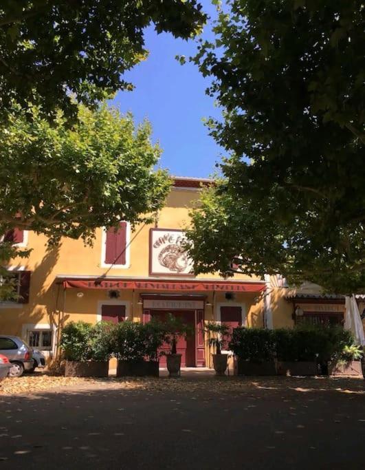 Entre Ventoux Et Luberon, Appartement Dans Maison. Malemort-du-Comtat Exterior foto